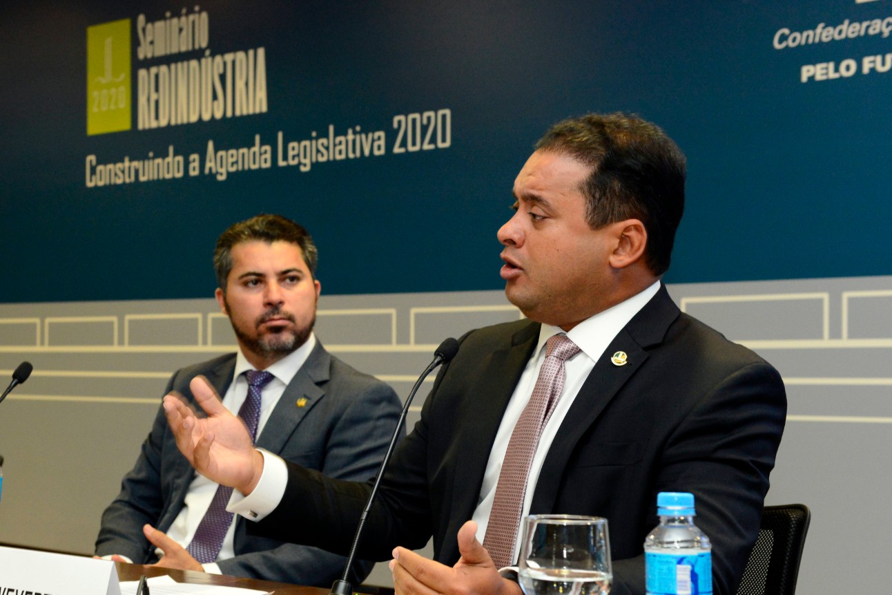 Senador Weverton Rocha, "Precisamos atacar o principal problema do Brasil: a injustiça social"