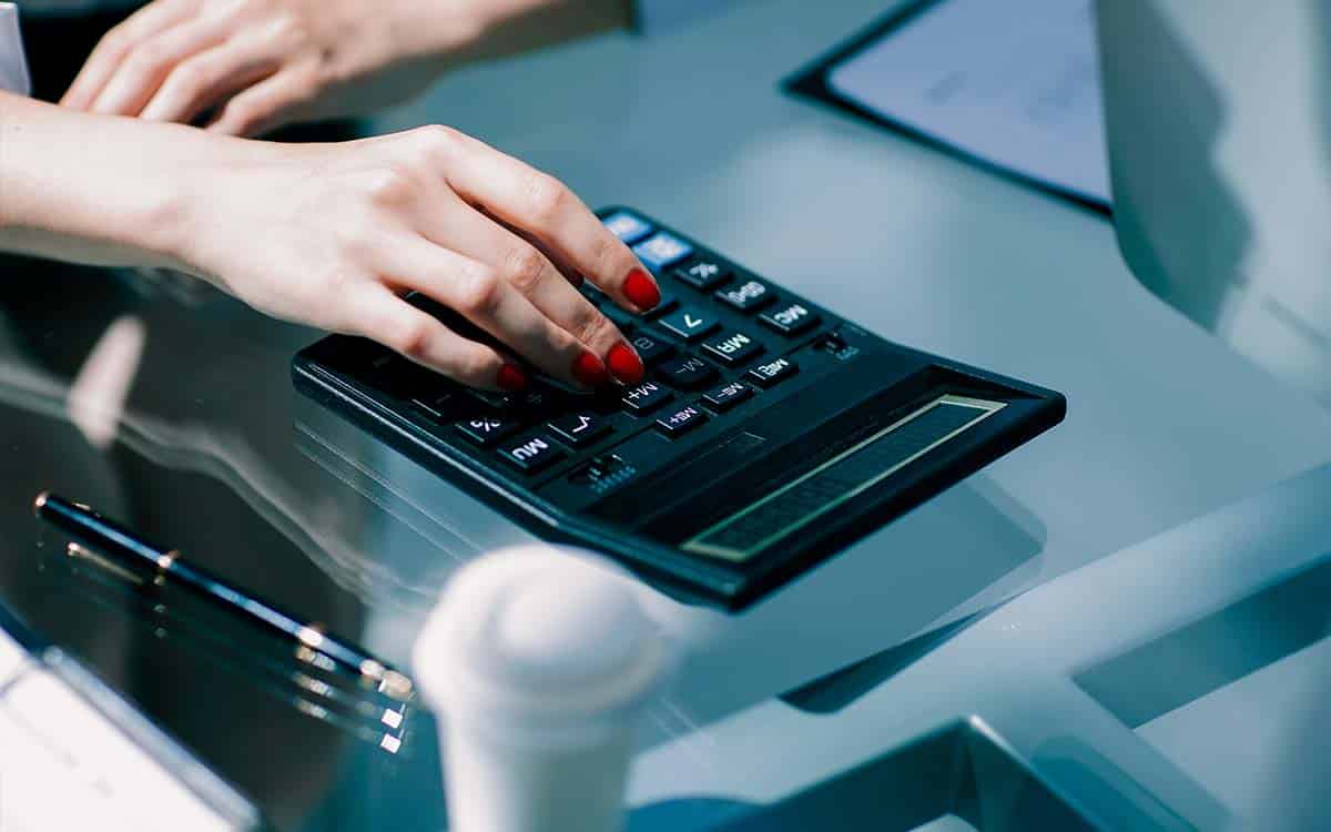 Imagem por @albertyurolaits / freepik