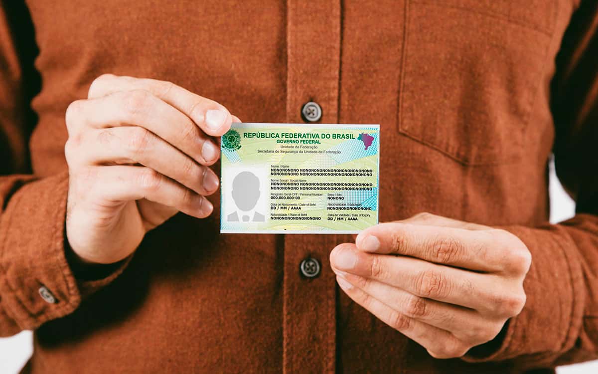 Imagem: freepik / divulgação novo rg - gov.br / editado por Jornal Contábil