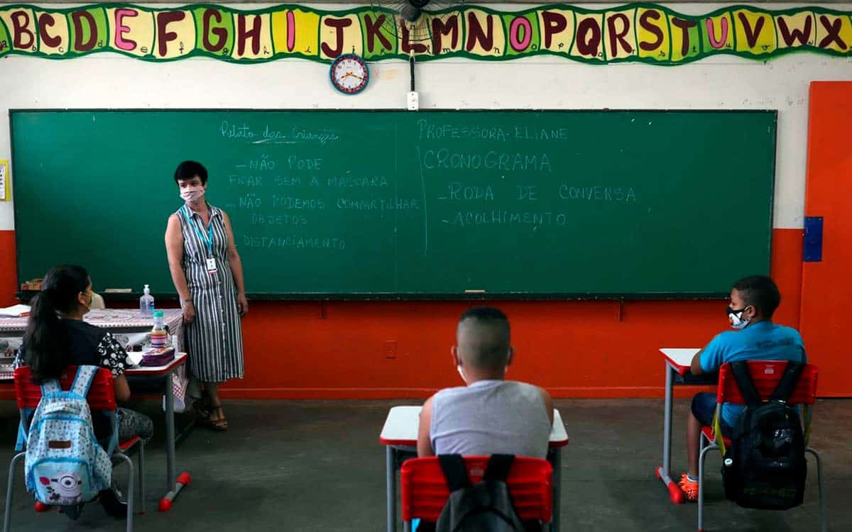 REUTERS / Amanda Perobelli